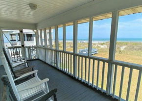 Cool Air Cottage- Upstairs- Ocean Front Duplex